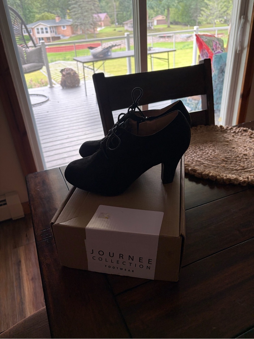 Journee Collection Black Lace-Up Heeled Oxford Pumps - Picture 3 of 3
